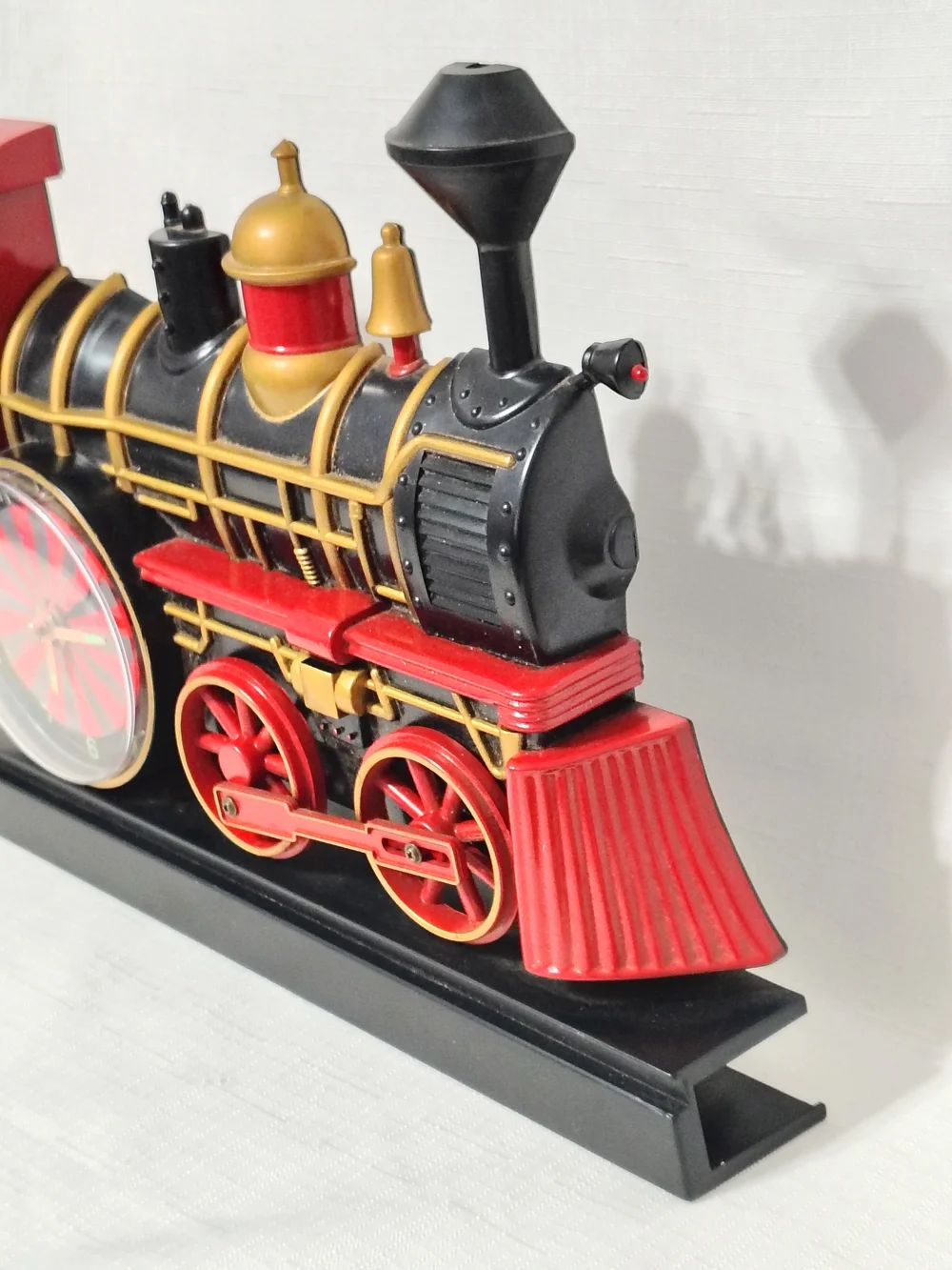 Choo Choo Train Locamotive Wall Clock 1997 MSR Imports Lights Sound See Video
